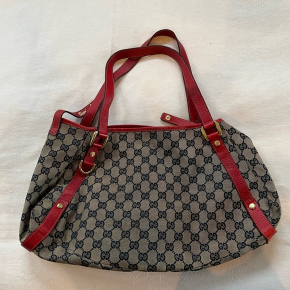 Gucci Red Leather Trim Monogram Bag - Picture 3 of 12